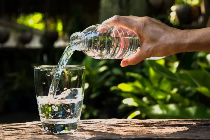 De l'eau à volonté ! Recommandations de boisson pour les transplantés